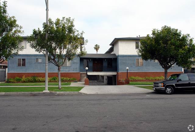 2-bedroom apartment at Stepney Apartments in Inglewood, CA